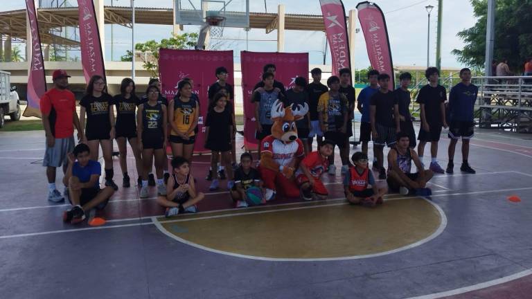 Un buen número de participantes estuvieron presentes en la Clase Nacional de Baloncesto, en Mazatlán.