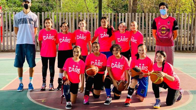 Equipo femenil de las Academias Caballeros es campeón en la Copa Culiacán