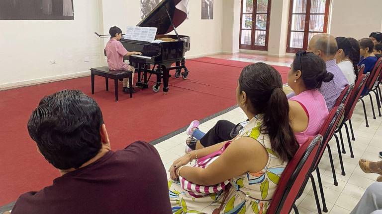 Alumnos del Centro Municipal de Artes compartieron un recital de tres horas.