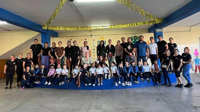 Papás e hijos participan.