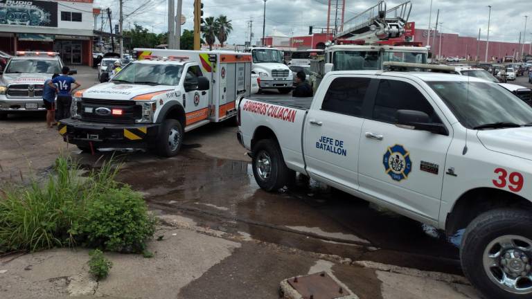 Se registra un conato de incendio en un local de teléfonos celulares en Culiacán