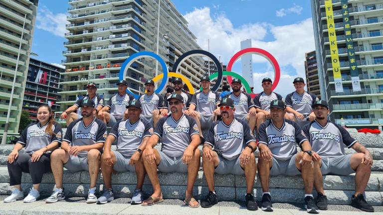 La foto con la casada de Tomateros sigue causando polémica en Japón.