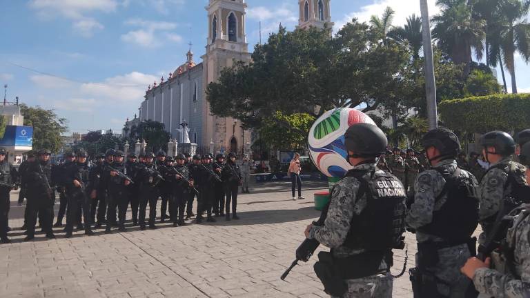 Ceremonia en el Centro de Mazatlán para conmemorar el aniversario de la Batalla de Puebla.