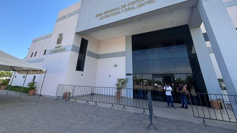 Héctor Melesio Cuén Díaz se ausenta de audiencia y solo resta la orden de aprehensión para que comparezca.