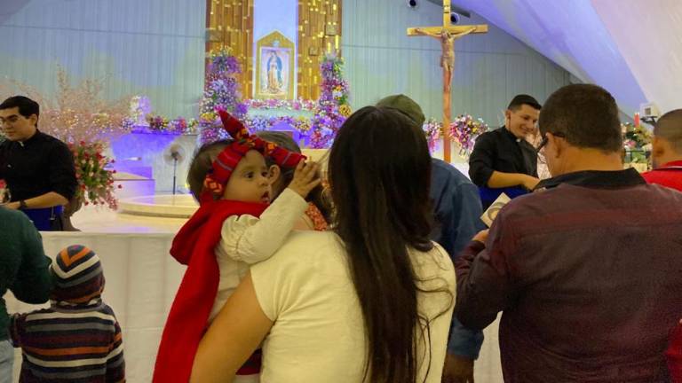Familias con niños, adultos mayores, jóvenes y grupos de amigos se dieron cita en las instalaciones del templo de la Virgen de Guadalupe.