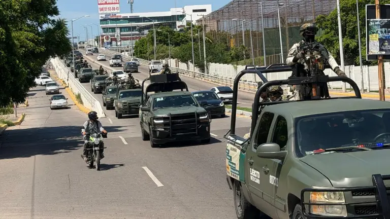 Mazatlán recibió un refuerzo de mil 800 elementos federales, de los cuales 800 pertenecen a la Secretaría de la Defensa Nacional y mil a la Secretaría de Marina.