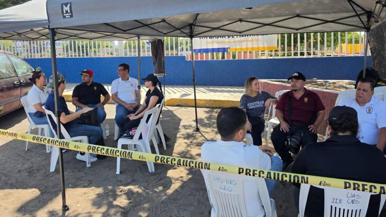 Plantón en las instalaciones de la UAS en Mazatlán.
