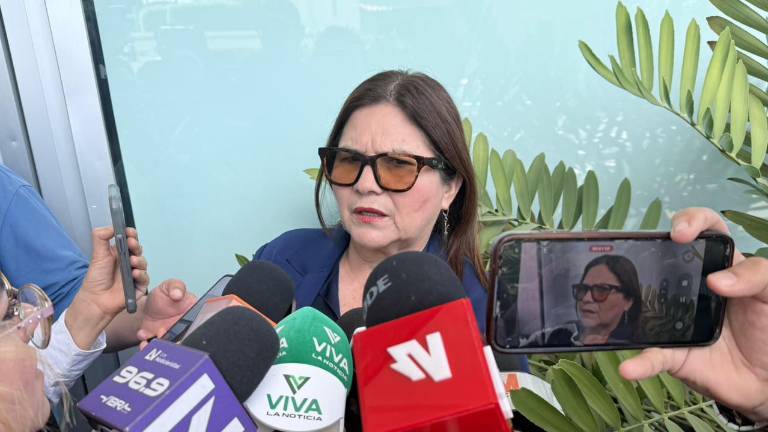 Imelda Castro Castro, coordinadora estatal de la Defensa de la Transformación en Sinaloa, en su visita el Congreso del Estado.
