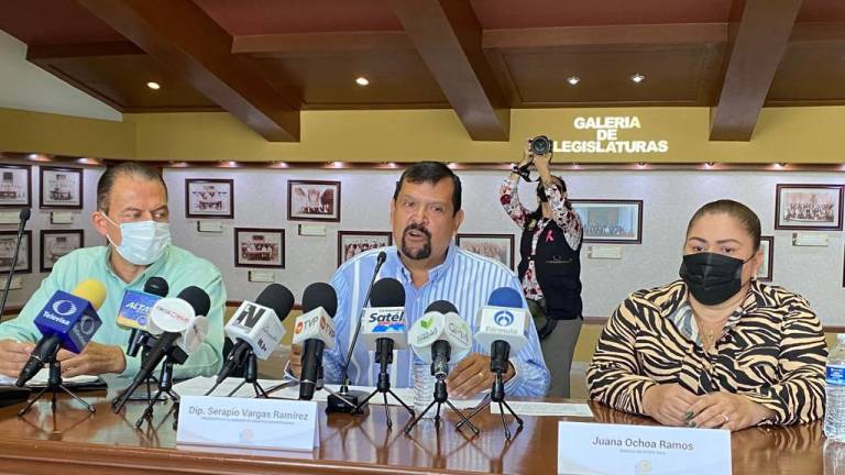 Diputado Serapio Vargas acusa a Salud Sinaloa de no fumigar en la zona rural de Culiacán; hay dos menores muertas por dengue, asegura