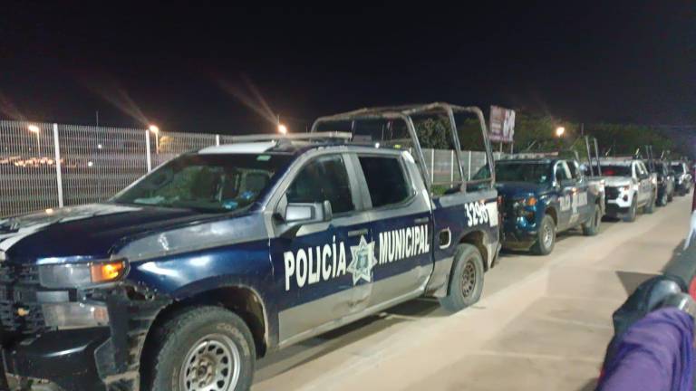 Más de 500 elementos policiales y de vigilancia, junto con cuerpos de emergencia, se encargaron del orden en el estadio El Encanto durante el partido de este viernes.