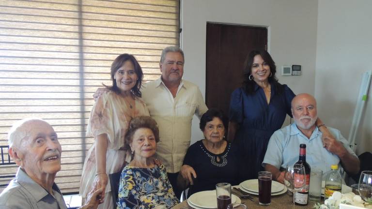 Relizan despedida especial en honor al Padre Juan Ruiz