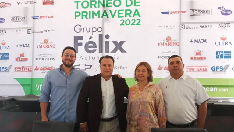 Leonardo Lemmenmeyer, Pablo Trizón, Elsa de la Garza, y Juan Carlos Hernández comparten los detalles del torneo de golf.
