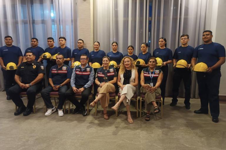Se gradúan nuevos elementos del cuerpo voluntario de Bomberos de Mazatlán