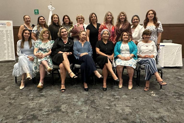 Realiza el Club Rotario Culiacán Oriente Cambio de Botones