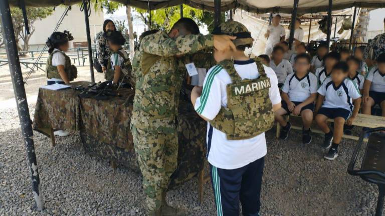 Personal de Infantería de Marina efectuó una demostración de equipo táctico que son utilizados para cumplimiento de las operaciones navales que le son encomendadas.