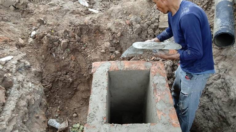 El despliegue de maquinaria y personal municipal avanza a distintos ritmos según las necesidades de cada población.