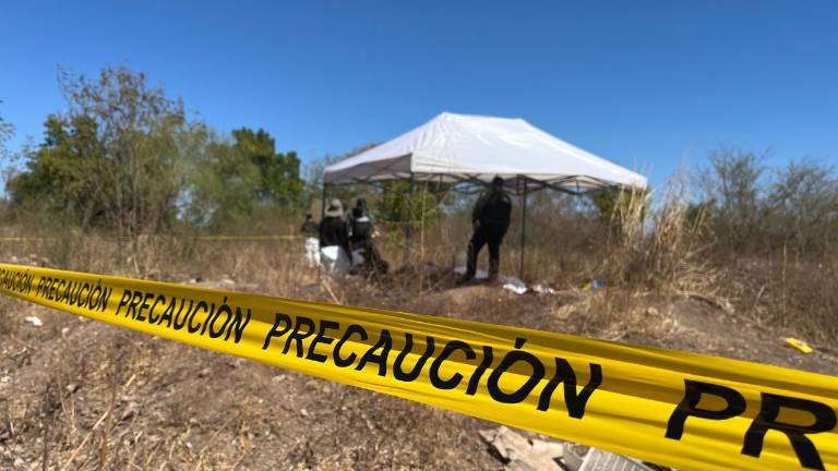 Madres buscadoras del colectivo Sabuesos Guerreras en Culiacán hallan cuatro osamentas al norte de la ciudad.