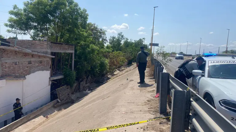 Un ciclista falleció tras ser arrollado por un vehículo en la carretera México 15, en Guasave.