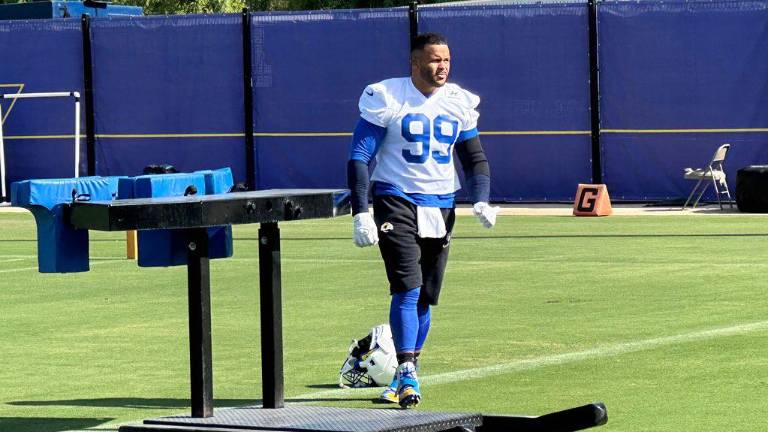 Aaron Donald asegura estar listo para jugar ante los Giants.