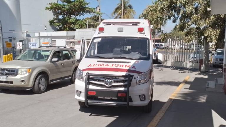 La gravedad de las lesiones de José Alejandro “N”, de 51 años, obligaron a trasladarlo de Cosalá a un hospital de Culiacán, para su atención médica.