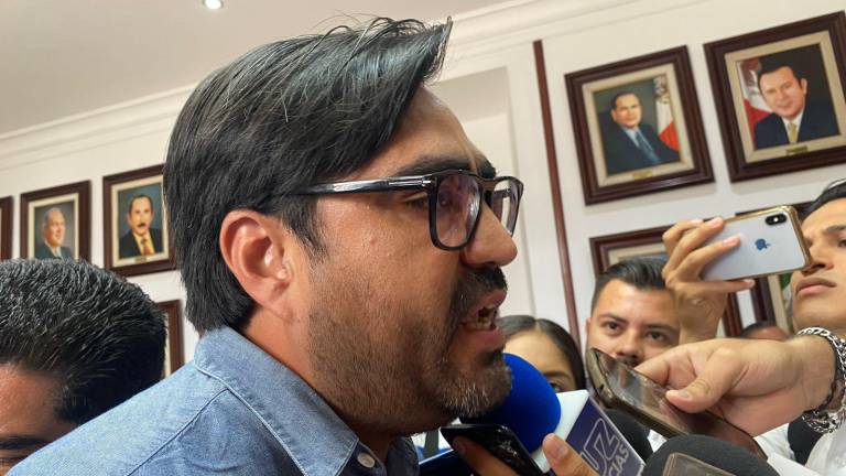 Juan de Dios Gámez Mendívil pide denunciar actos sospechosos en escuelas durante el periodo vacacional.