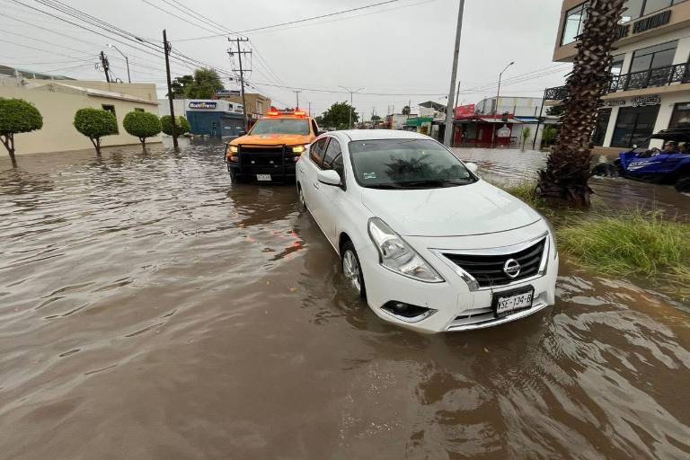 Lluvias por remanentes de ‘Raymond’ activan operativo de emergencia en Ahome