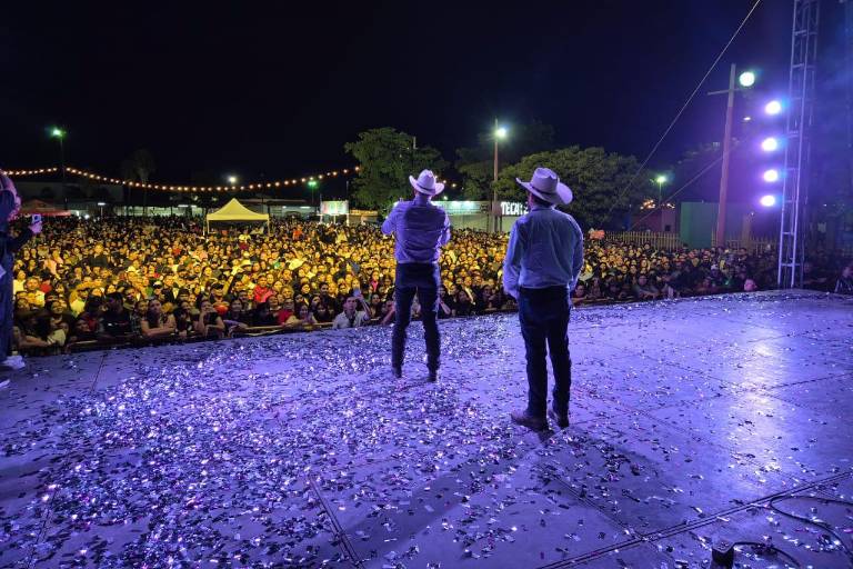 Clausuran con éxito el Teatro del Pueblo de la Expo Ganadera Sinaloa 2025 tras diez días de música, tradición y convivencia familiar