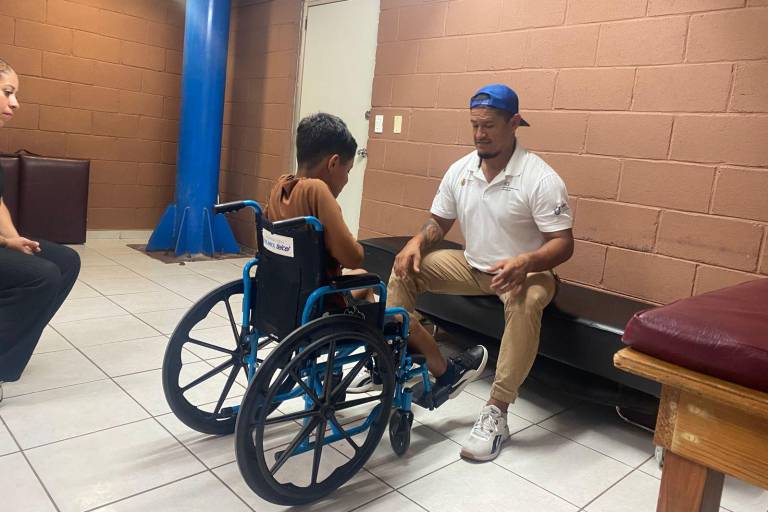 Clasifican a paratletas de silla de ruedas y síndrome de down rumbo a la etapa estatal de la Paralimpiada Nacional Conade
