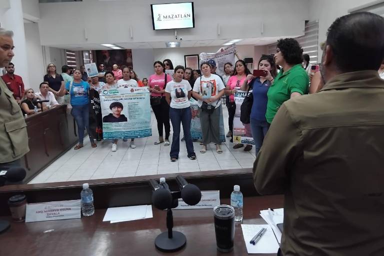 ‘Huye’ Alcaldesa de Mazatlán para no atender a familias de personas desaparecidas