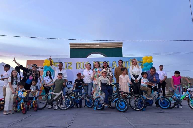 Más de 2 mil infantes celebran el Día del Niño en la Feria Regional Ganadera Elota 2025