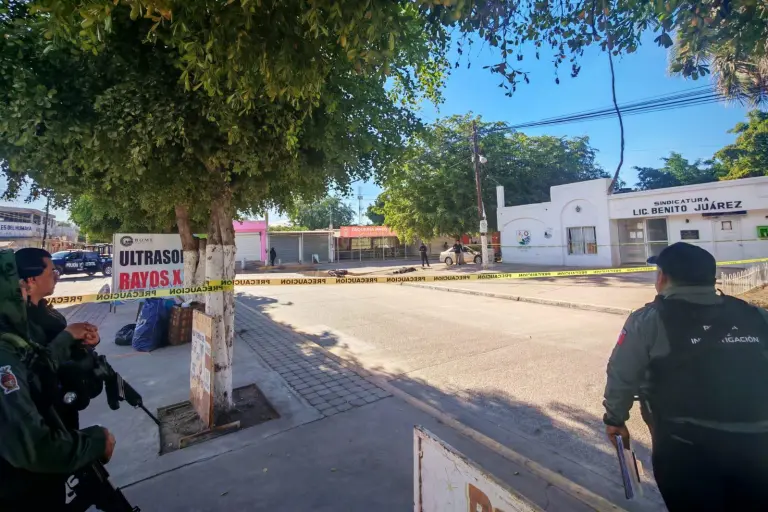 Síndica de Villa Juárez, en Navolato, resulta herida de bala tras atentado armado