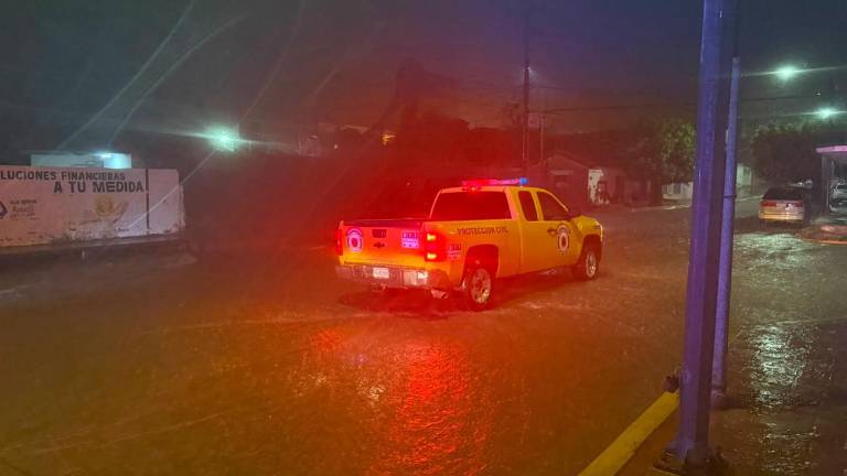 Protección Civil de Rosario realizo recorridos de vigilancia tras las lluvias de la madrugada.