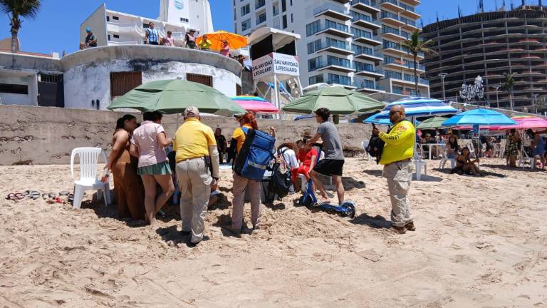 Los niños, de 9 años, y la niña, de 6, recibieron curaciones básicas y procedimientos de asepsia.
