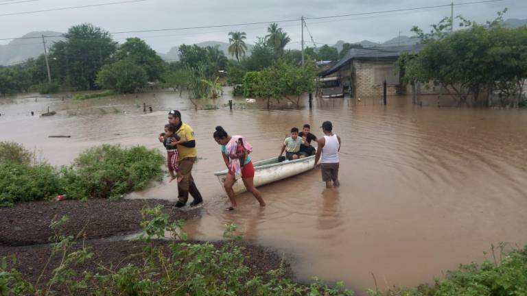 Las lanchas sirvieron para los rescates.