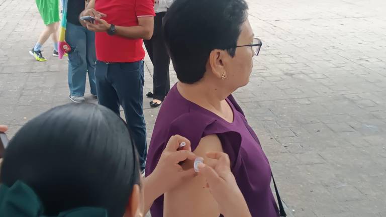 En Mazatlán avanza la campaña de vacunación durante la temporada invernal.