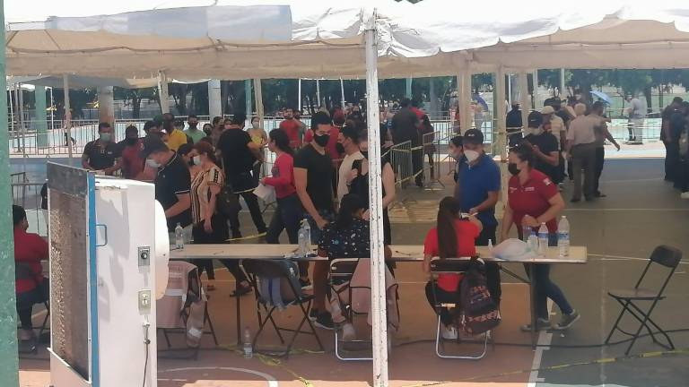 AMLO no descarta vacunar contra Covid-19 a menores con enfermedades de atención especial