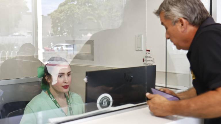Medina López destacó que el trabajo de las asistentes médicas trasciende las actividades administrativas.