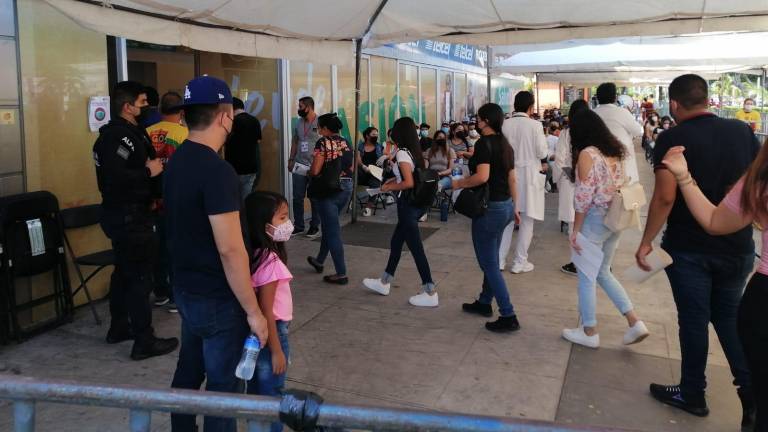 Este jueves y viernes vacunarán contra el Covid a personas mayores de 18 años en Culiacán
