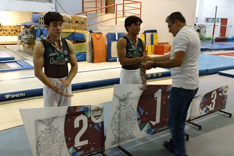 Supera Aarón a Gael en la Gimnasia Artística de los estatales