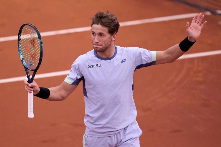 Casper Ruud se venga de Stéfanos Tsitsipas y se corona por primera vez en Barcelona