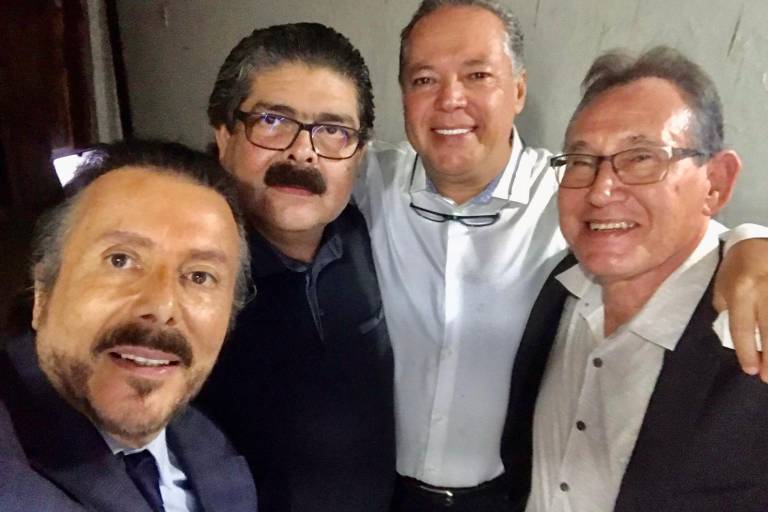 Festejan a Eduardo Niebla Álvarez con fiesta sorpresa