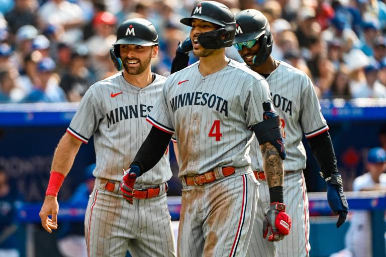 Con grand slam de Correa en la octava, Mellizos remontan en Toronto