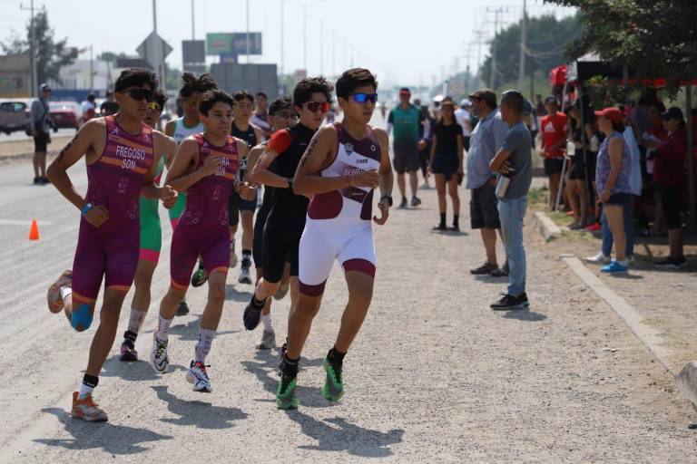 Logra Sinaloa 18 pases para la etapa nacional en triatlón