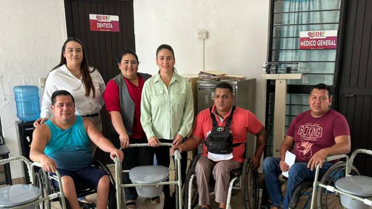 Entrega DIF Escuinapa apoyos funcionales a 25 beneficiarios