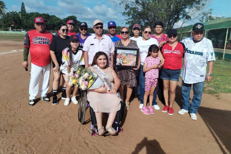 Cantan playball en Liga de Beisbol Taxis Verdes, en Polluelos
