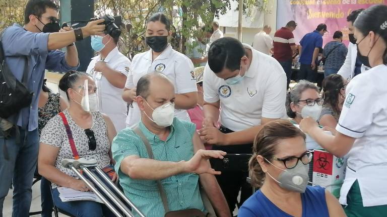 Afirma AMLO que para octubre todos los mexicanos estarán vacunados contra el Covid-19