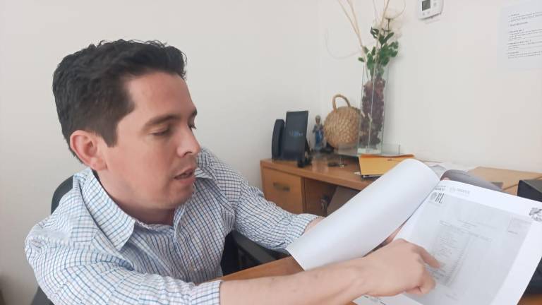 Tomás Rubio, director de la unidad del ISSSTE de Escuinapa, aseguró que se está trabajando en el tema del desabasto de medicamentos y falta de materiales de limpieza.