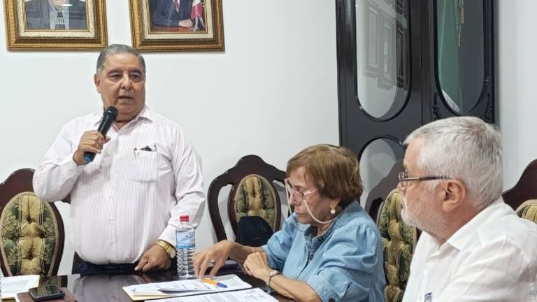 El Regidor Teodosio Fausto García solicitó que se entregue información sobre el contrato de la Clínica Escuinapa Sana.