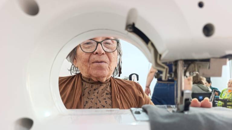 Su talento convirtió a Delia Crespo en referente de la alta costura artesanal, con clientela que llegaba desde Guadalajara, Culiacán y Ciudad de México.