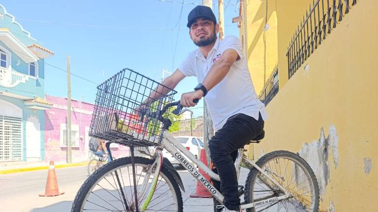 Joel Alfredo tiene un año realizando esta labor.